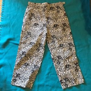 Chaus Capri Pants